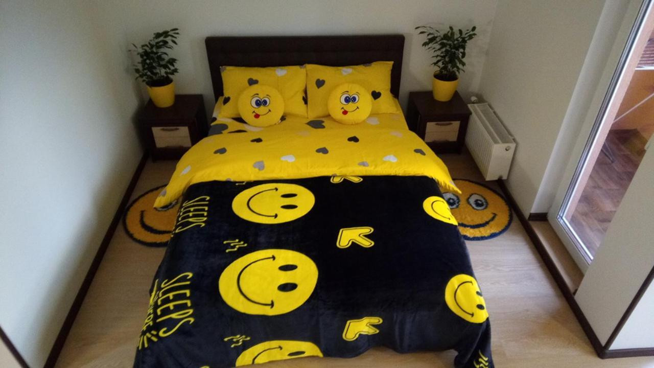 Positive Smile Studio Apartment In The Colorful Comfort Town Residental Complex. Kt-06. Kiew Exterior foto